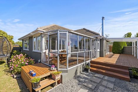 Photo of property in 66 Winters Road, Redwood, Christchurch, 8051