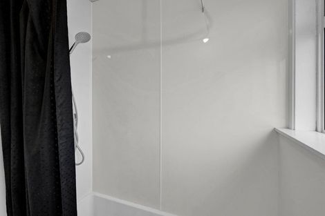 Photo of property in 41 Blagdon Road, Marfell, New Plymouth, 4310