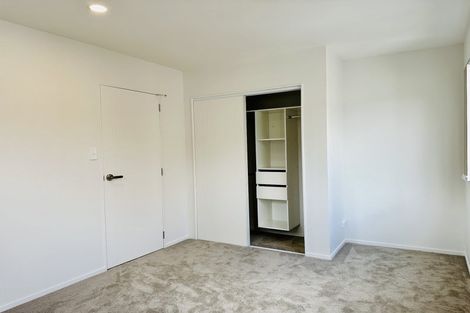 Photo of property in 23c Crystal Avenue, Glendene, Auckland, 0602