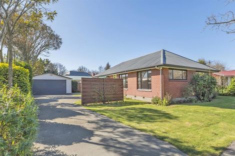 Photo of property in 27 Lochee Road, Upper Riccarton, Christchurch, 8041