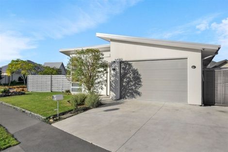Photo of property in 17 Bottle Lake Drive, Parklands, Christchurch, 8083