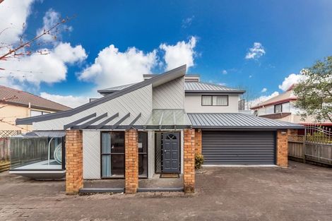 Photo of property in 1/6 Glucina Avenue, West Harbour, Auckland, 0618