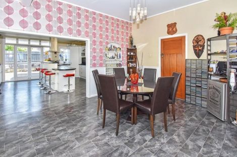 Photo of property in 30 Crispe Road, Clarks Beach, 2122