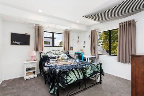 Photo of property in 18 Kotare Street, Fendalton, Christchurch, 8041