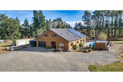 Photo of property in 25 Russells Road, Oxford, 7495