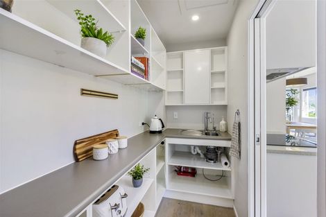 Photo of property in 69 De Luen Avenue, Tindalls Beach, Whangaparaoa, 0930