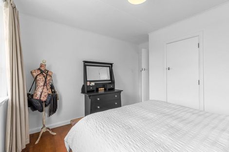 Photo of property in 12 Norwich Place, Awapuni, Palmerston North, 4412