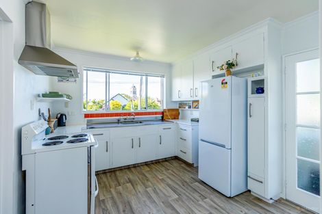 Photo of property in 10a-b Churchill Place, Waimate, 7924