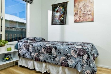 Photo of property in 16 Woodglen Road, Glen Eden, Auckland, 0602