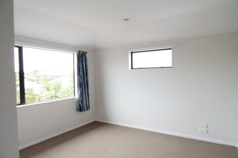 Photo of property in 27/22 Northcross Drive, Oteha, Auckland, 0632