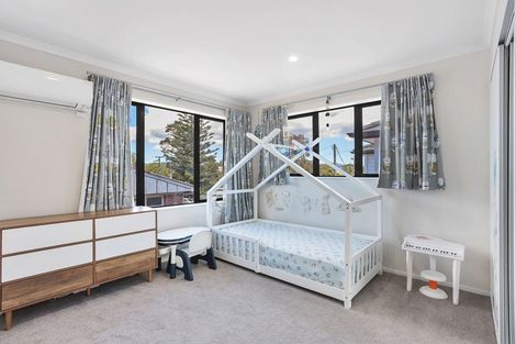 Photo of property in 9b Kingdale Road, Henderson, Auckland, 0610