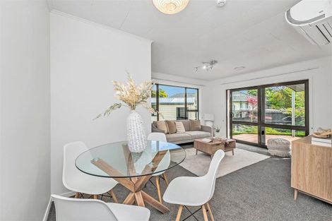 Photo of property in 12 Oakhurst Place, Russley, Christchurch, 8042