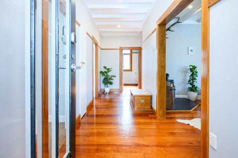 Photo of property in 10 Kingswood Street, Takaro, Palmerston North, 4412