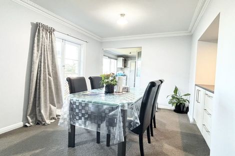 Photo of property in 51 Rua Road, Glen Eden, Auckland, 0602