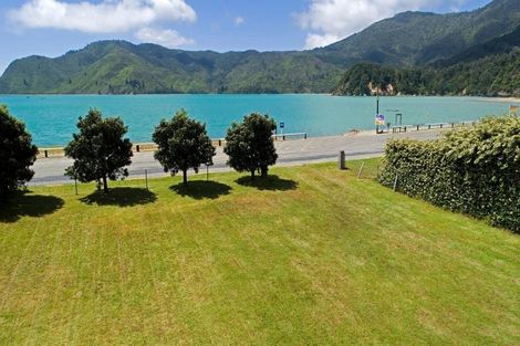 Photo of property in 20 Esplanade, Okiwi Bay, French Pass, 7193