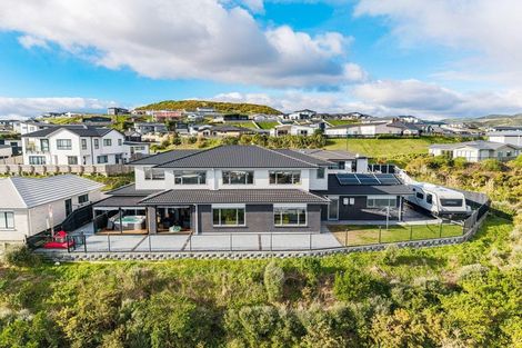 Photo of property in 10 Omaka Place, Aotea, Porirua, 5024