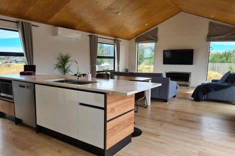 Photo of property in 15 Rodman Lane, Lake Tekapo, 7999