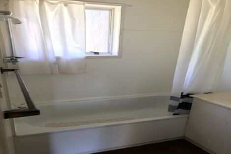 Photo of property in 1/46 John Dee Crescent, Red Beach, 0932