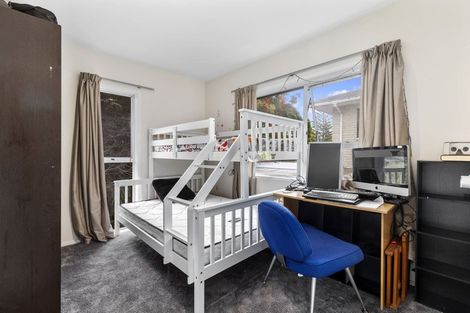 Photo of property in 4 Geoffrey Road, Torbay, Auckland, 0630