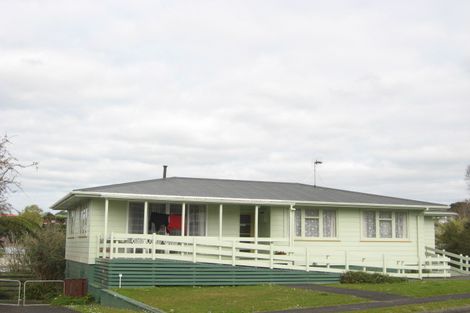 Photo of property in 3 Benbow Place, Westown, New Plymouth, 4310