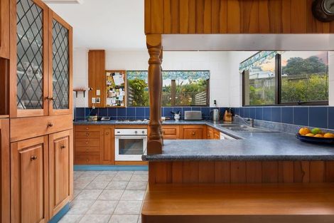 Photo of property in 16 Pohutukawa Drive, Athenree, Katikati, 3177