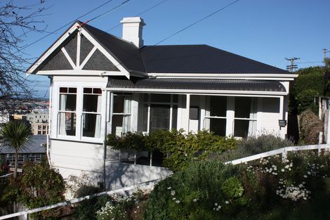 Photo of property in 5 Elm Row, Dunedin Central, Dunedin, 9016