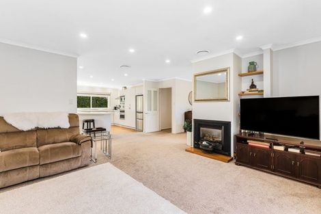 Photo of property in 4 Petrel Lane, Whitby, Porirua, 5024