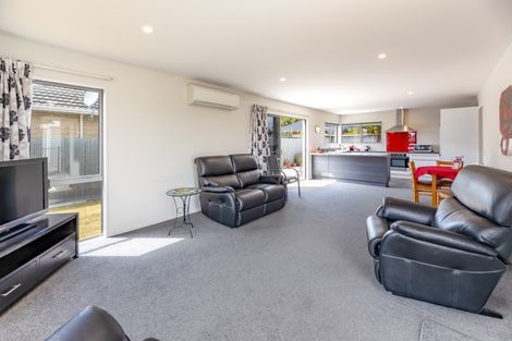 Photo of property in 1/49 Castletown Place, New Brighton, Christchurch, 8083