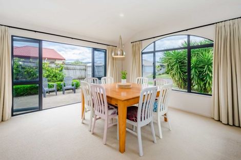 Photo of property in 17 Regent Drive, Paraparaumu Beach, Paraparaumu, 5032