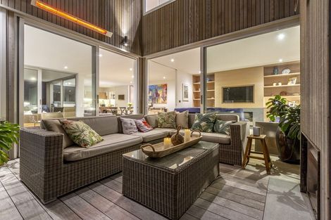 Photo of property in 21 Ocean View Road, Milford, Auckland, 0620