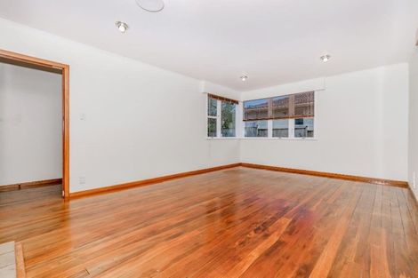 Photo of property in 22 Cron Avenue, Te Atatu South, Auckland, 0610