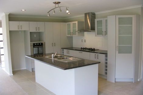 Photo of property in 80 South Kensington Way, Henderson, Auckland, 0612