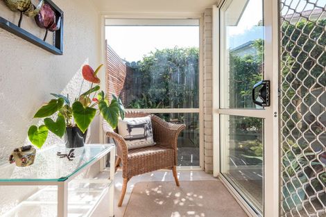 Photo of property in 2/12 Rochester Crescent, Somerville, Auckland, 2014