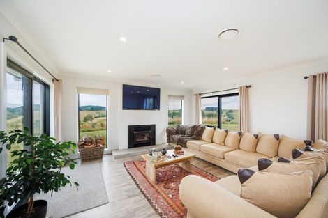 Photo of property in 46 Fry Road, Halcombe, Feilding, 4777