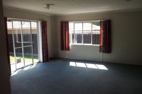 Photo of property in 2/35 Riversdale Road, Avondale, Auckland, 1026