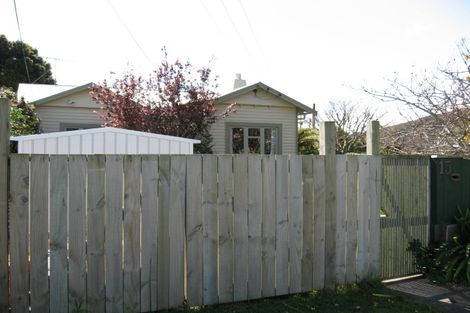 Photo of property in 15 Birdwood Road, Waterloo, Lower Hutt, 5011