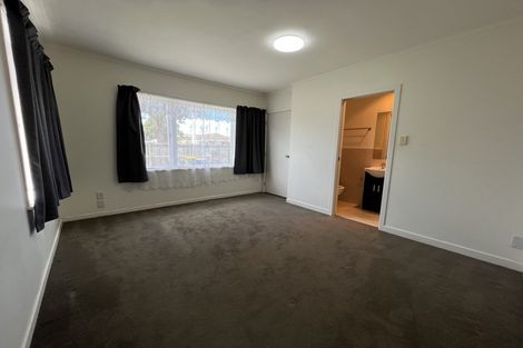Photo of property in 4 Vanguard Road, Kelston, Auckland, 0602