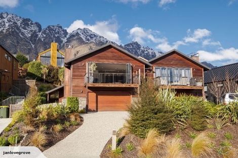 Photo of property in 31 Rannoch Drive, Jacks Point, Queenstown, 9371