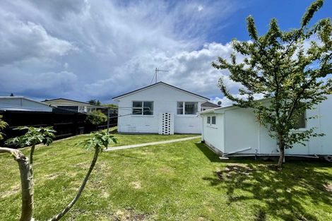 Photo of property in 15 Kensington Place, Fairfield, Hamilton, 3214