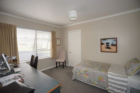 Photo of property in 131 Chelsea View Drive, Chatswood, Auckland, 0626