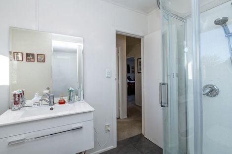 Photo of property in 13 Strasbourge Street, Martinborough, 5711