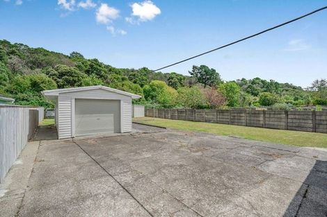 Photo of property in 52 Dover Road, Wainuiomata, Lower Hutt, 5014