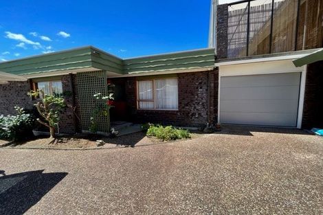 Photo of property in 9 Tromie Place, Highland Park, Auckland, 2010
