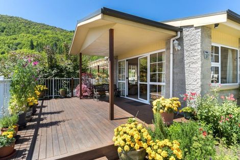 Photo of property in 35 Devon Street, Arrowtown, 9302