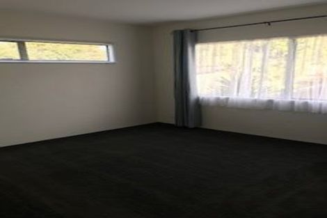 Photo of property in 33 Helleur Road, Massey, Auckland, 0614