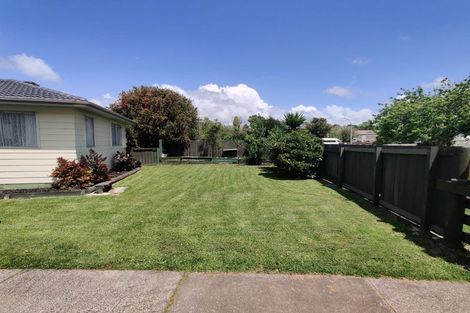 Photo of property in 18 Lipton Grove, Opaheke, Papakura, 2113