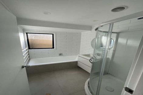 Photo of property in 13 Cottam Grove, Northcross, Auckland, 0632