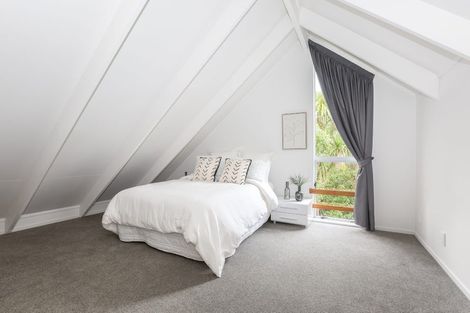 Photo of property in 2/54 Hungerford Road, Houghton Bay, Wellington, 6023