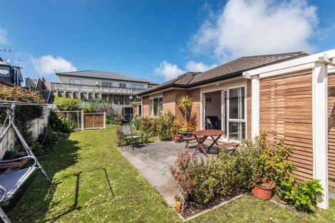 Photo of property in 9 Saint Vincent Terrace, Grenada Village, Wellington, 6037