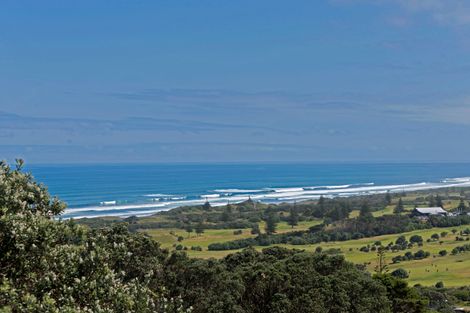 Photo of property in 90 Domain Crescent, Muriwai, 0881